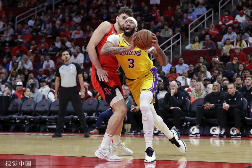 与其他年轻 与其他年轻